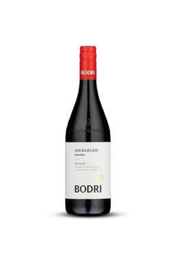 hungarianwinelove-borkereskedes-bodri-pinceszet-kadarka-tradicio