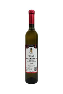 hungarianwinelove-borkereskedes-csubak-csaladi-pinceszete-tokaji-sargamuskotaly